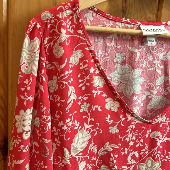 Shyanne Country. Wear It. Mean It. Floral Embroidery Detail Women’s top, size L - Picture 3 of 16